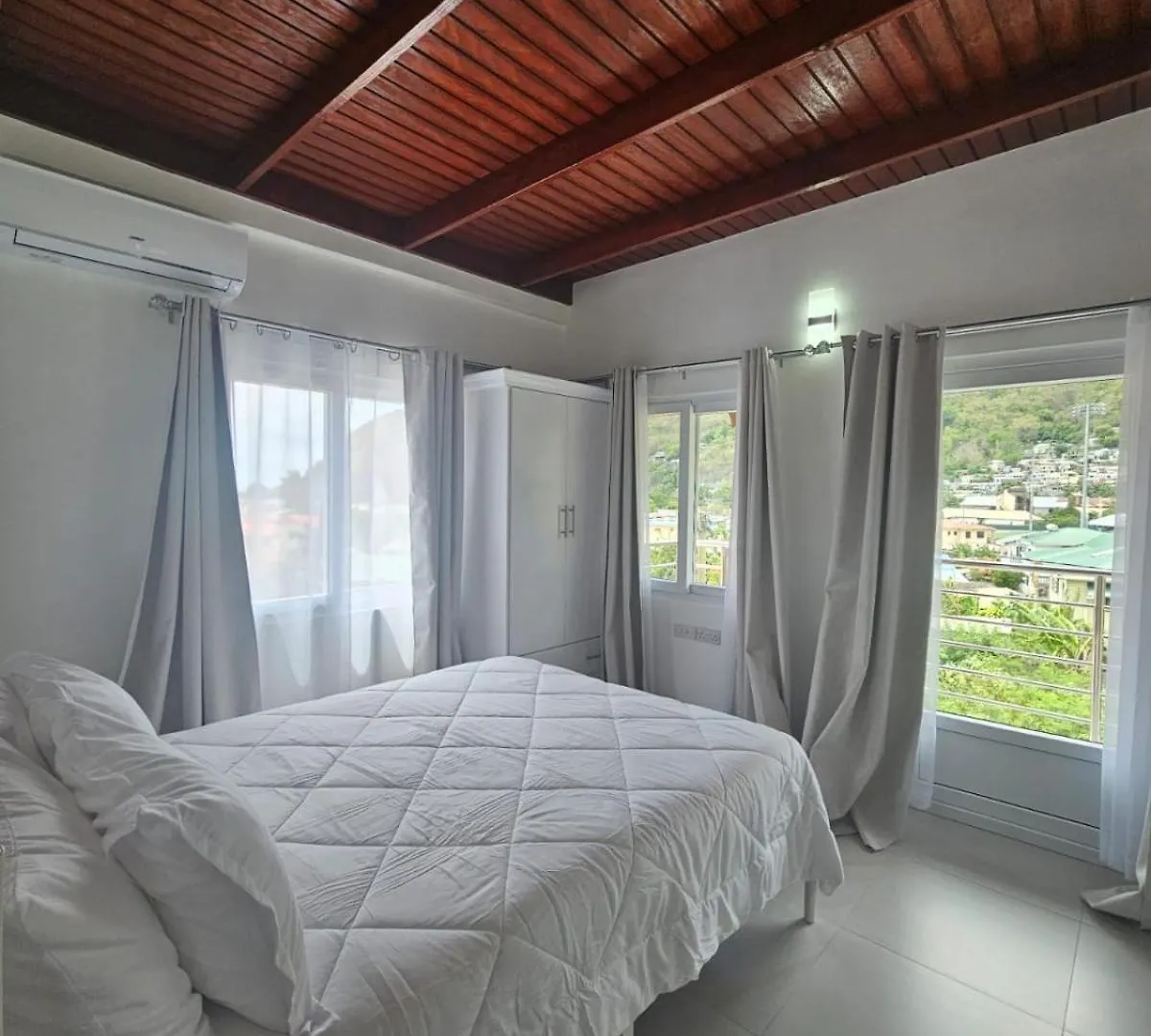 Agape Suites-Room 5-2Nd Floor Soufrière 0*,